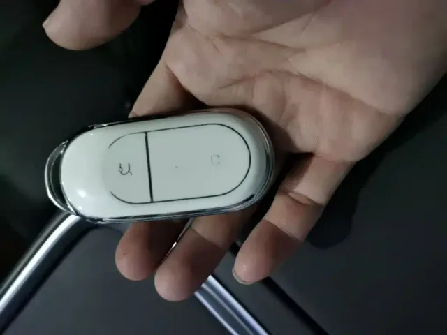 Leapmotor B10 — Фото автомобиля 8