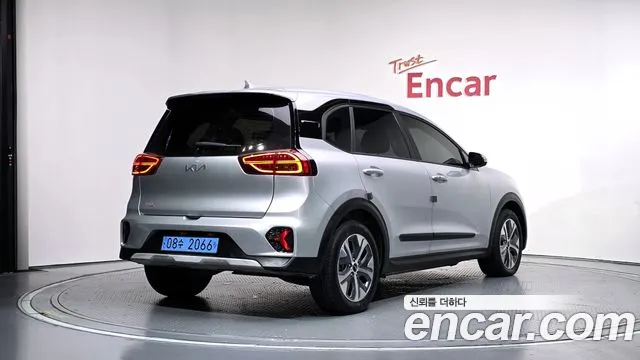 Kia Niro — Фото автомобиля 2