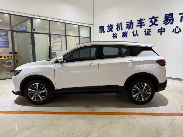 Geely Binyue — Фото автомобиля 7