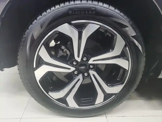 Ford Explorer — Фото автомобиля 14