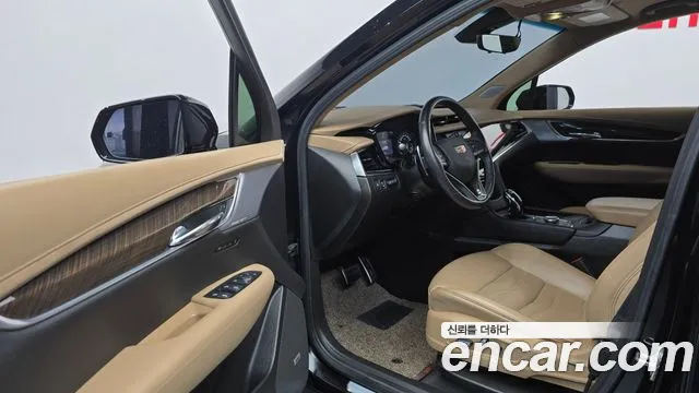 Cadillac XT6 — Фото автомобиля 10