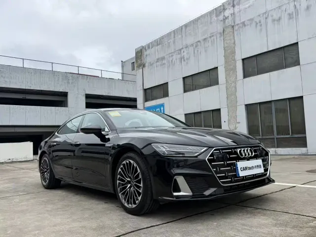 Audi A7L — Фото автомобиля 3