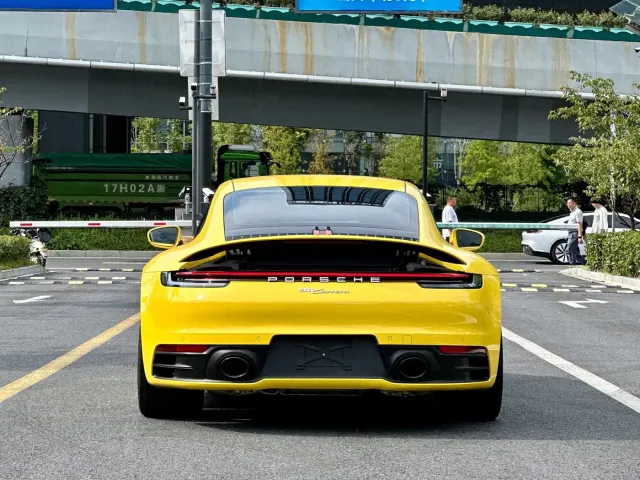 Porsche 911 — Фото автомобиля 6