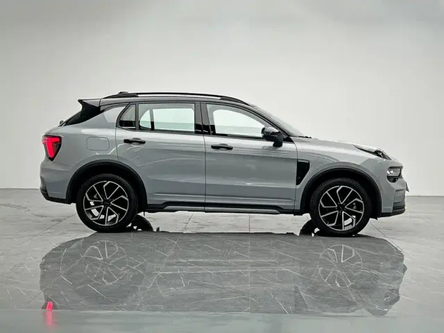 Lynk & Co 01 — Фото автомобиля 7