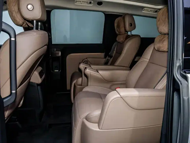 Li Auto MEGA — Фото автомобиля 11