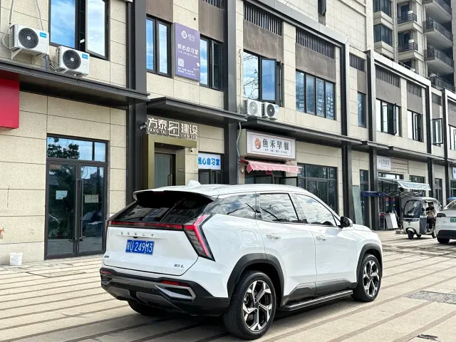 Geely Boyue L — Фото автомобиля 17