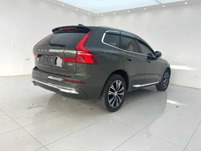 Volvo XC60 — Фото автомобиля 4