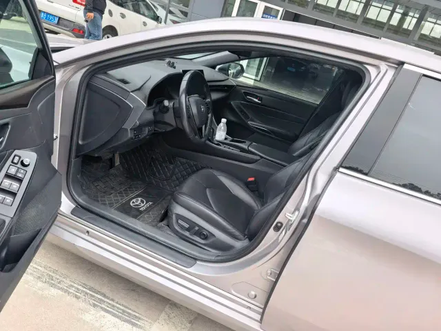 Toyota Avalon — Фото автомобиля 12