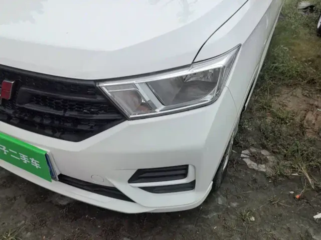 Wuling Hongguang — Фото автомобиля 23