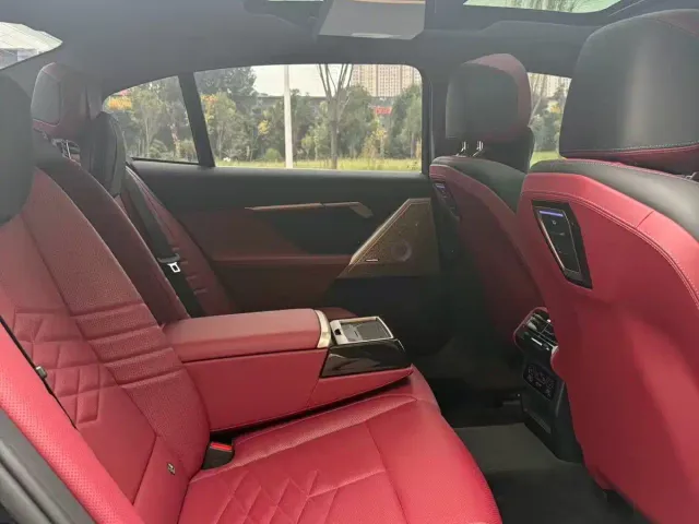 BMW 5 Series — Фото автомобиля 30