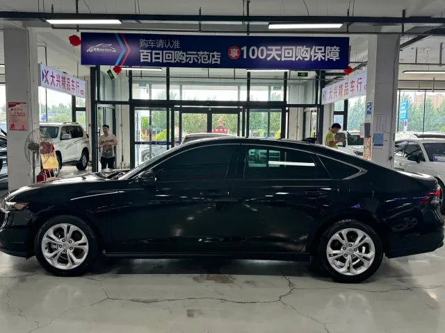 Honda Accord — Фото автомобиля 4