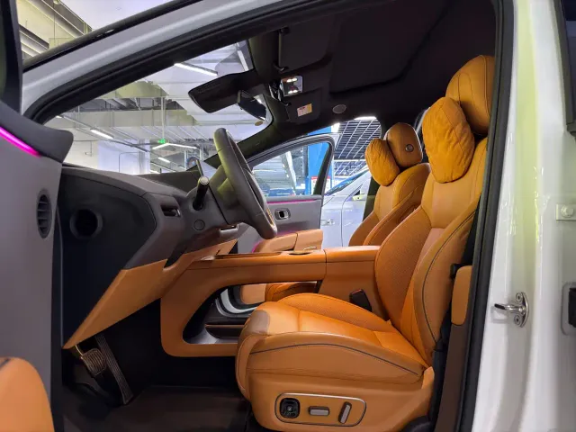 Li Auto i8 — Фото автомобиля 8