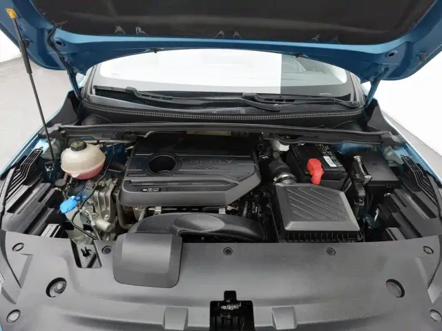 Geely Emgrand S — Фото автомобиля 6