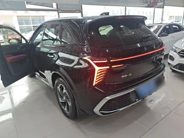 Hongqi HS3 — Фото автомобиля 4