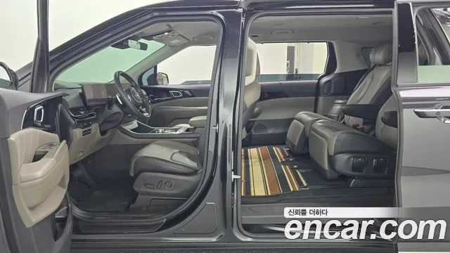Kia Canival — Фото автомобиля 10