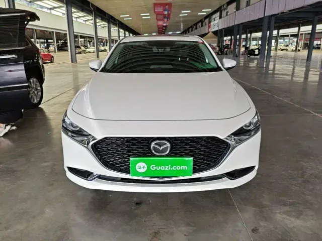 Mazda Axela — Фото автомобиля 2