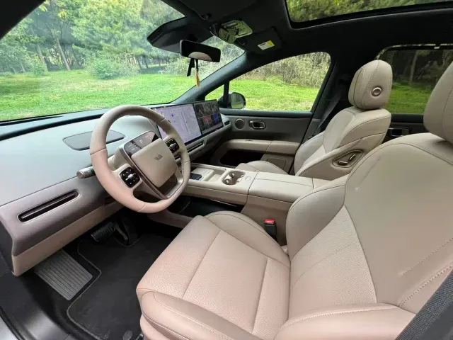 Li Auto i6 — Фото автомобиля 12