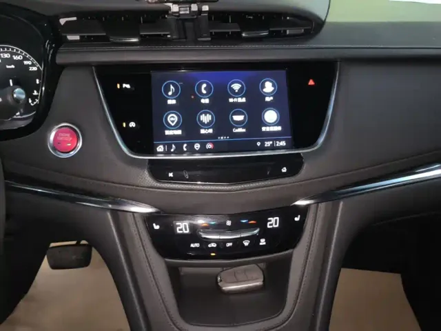 Cadillac XT5 — Фото автомобиля 12
