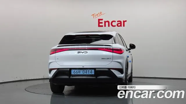 BYD Sealion 7 — Фото автомобиля 4