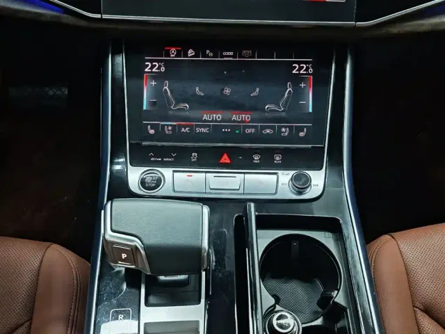 Audi Q7 — Фото автомобиля 12