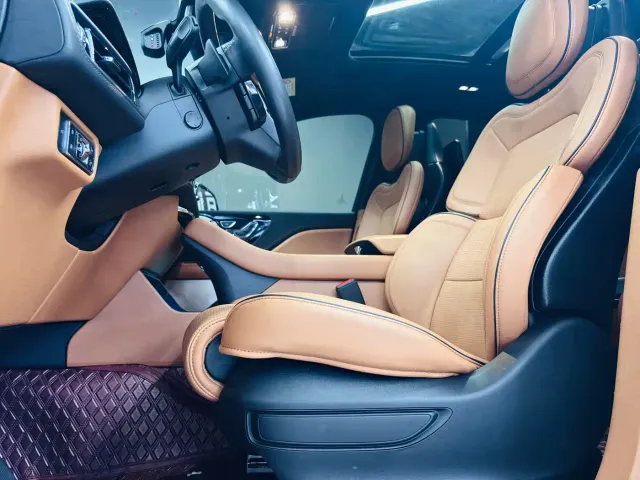 Lincoln Aviator — Фото автомобиля 8