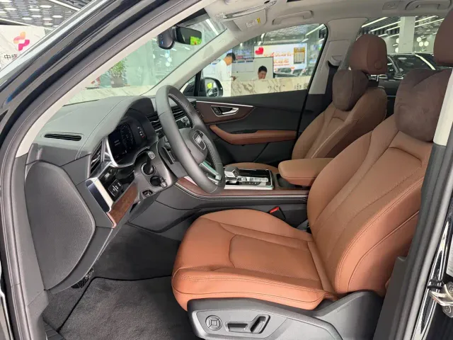 Audi Q7 — Фото автомобиля 6