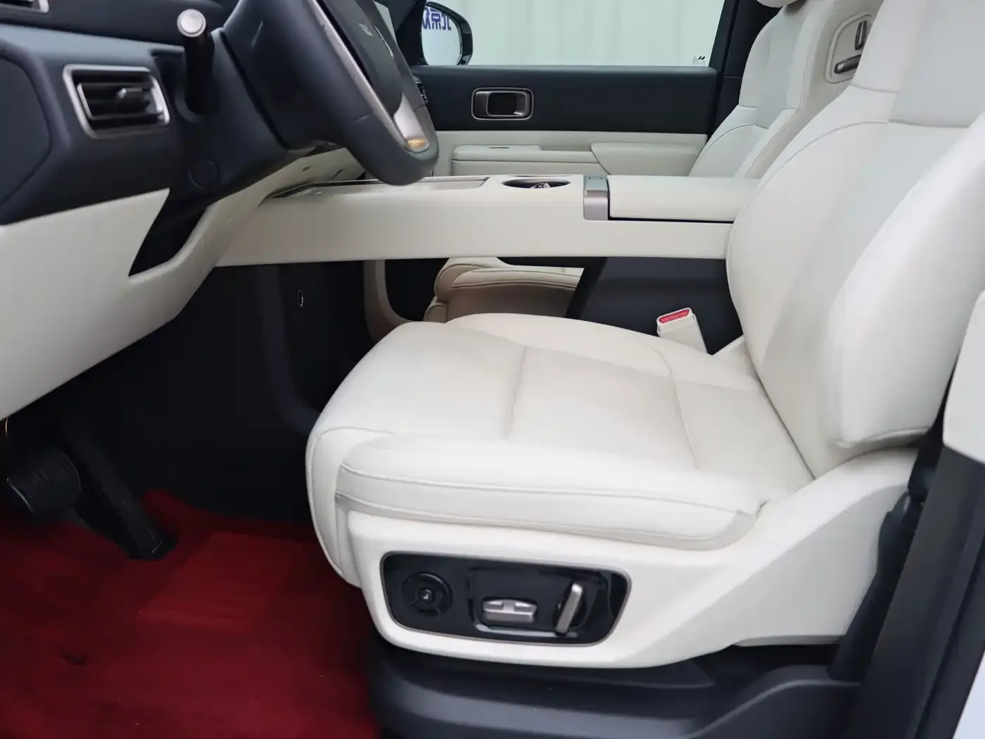 Li Auto Li Auto MEGA 2025 Model Home Family Special Edition — Фото автомобиля 5