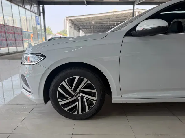 Volkswagen Lavida — Фото автомобиля 4