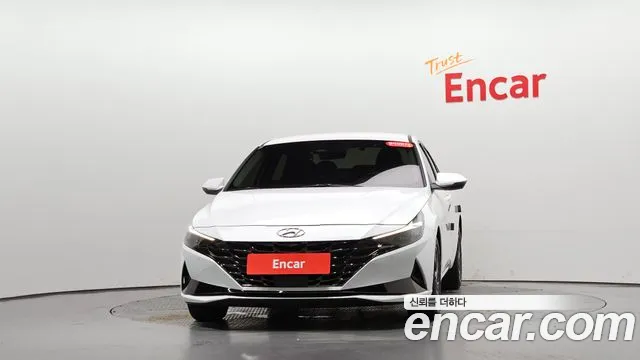 Hyundai AVANTE Avante (CN7) — Фото автомобиля 3