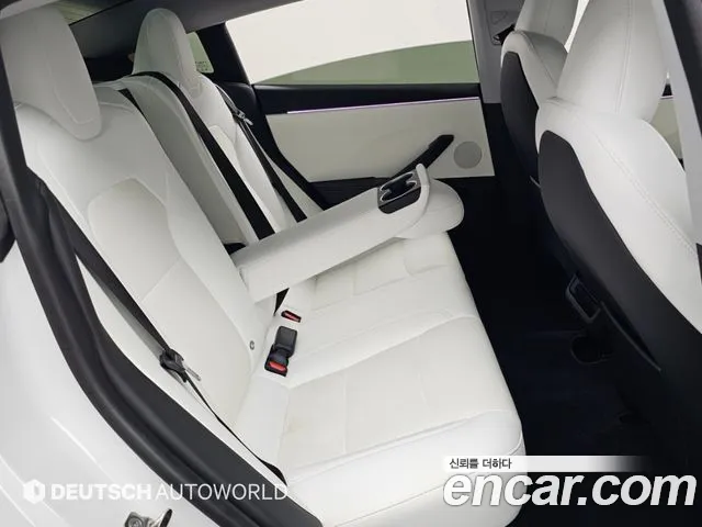 Tesla Model 3 — Фото автомобиля 14