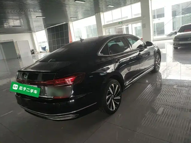 Volkswagen Passat — Фото автомобиля 6