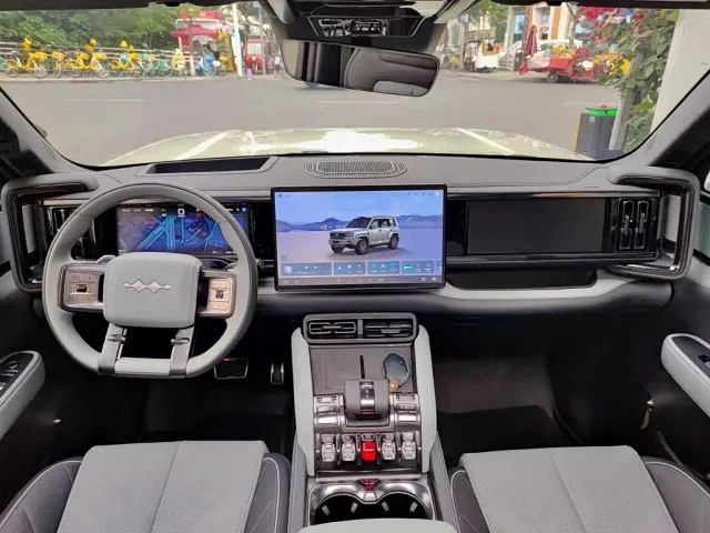 Fang Cheng Bao Leopard 5 2025 Celestial Smart Drive Ultra Edition — Фото автомобиля 10