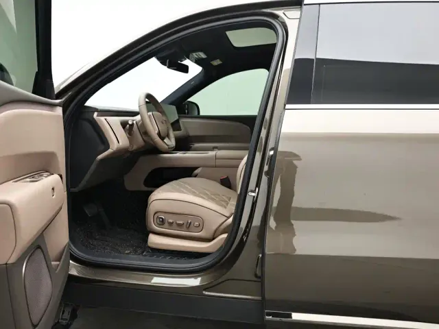 Li Auto Li Xiang L9 — Фото автомобиля 10