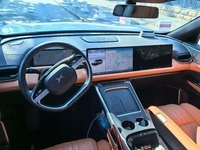 Xpeng G9 — Фото автомобиля 10