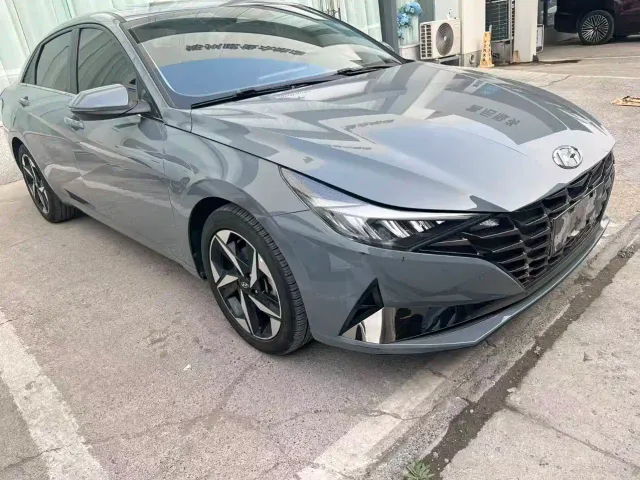 Hyundai Elantra — Фото автомобиля 3