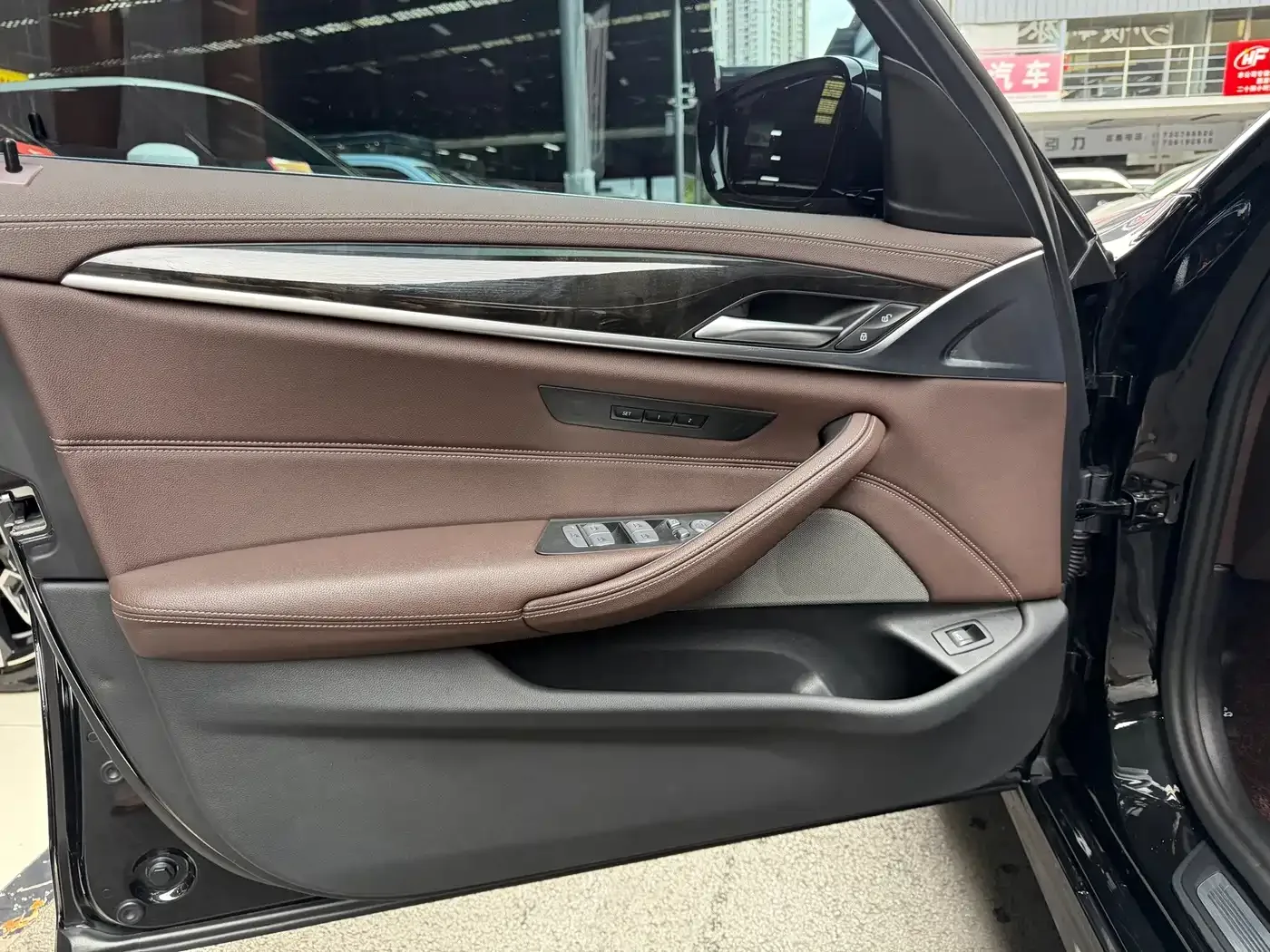 BMW BMW 5 Series 2022 Model Second Facelift 525Li M Sport Package — Фото автомобиля 12
