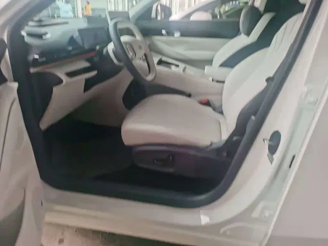 Geely Galaxy E5 — Фото автомобиля 4