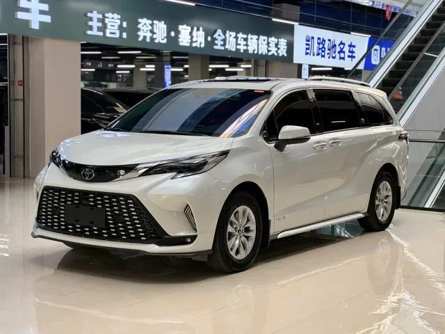 Фотография автомобиля — Toyota Granvia