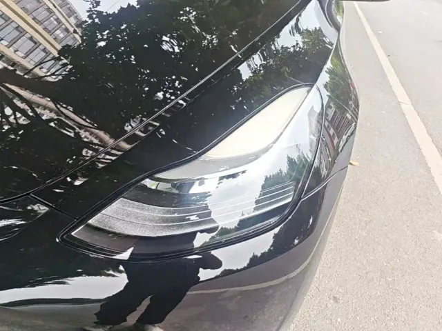 Tesla Model Y — Фото автомобиля 23