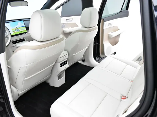 Toyota BoZhi 3X — Фото автомобиля 25