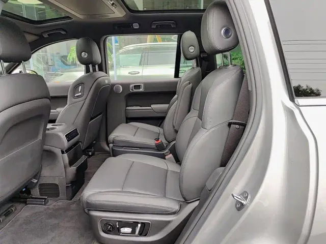Li Auto L9 — Фото автомобиля 8