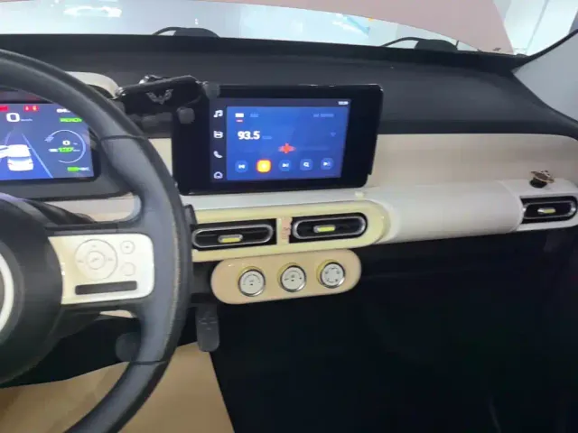Wuling Hongguang Mini EV — Фото автомобиля 12
