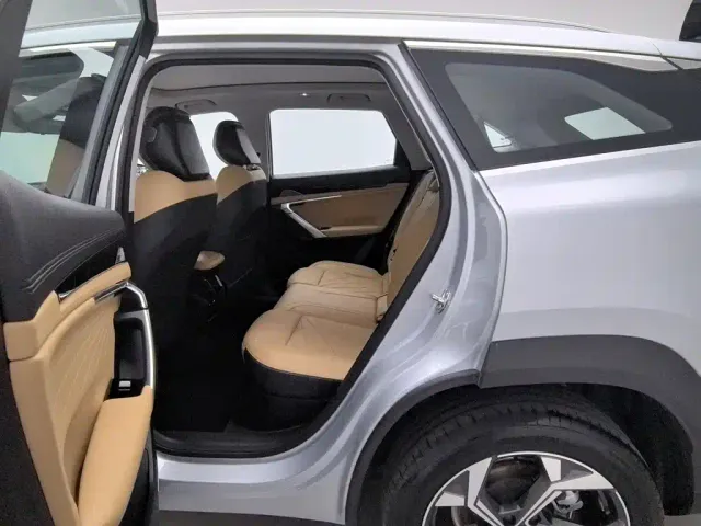 Geely Boyue L — Фото автомобиля 15