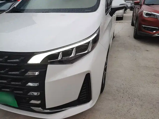 GAC Trumpchi M6 — Фото автомобиля 23