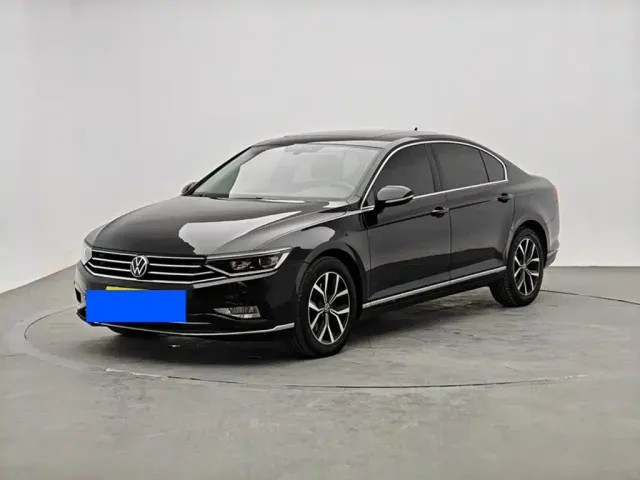Фотография автомобиля — Volkswagen Magotan