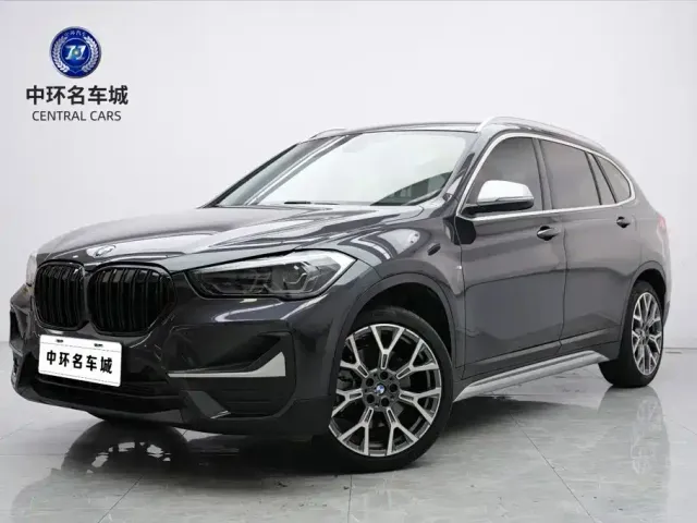 Фотография автомобиля — BMW X1
