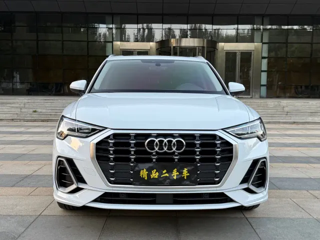 Audi Q3 — Фото автомобиля 10
