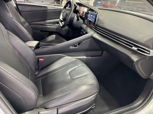 Hyundai Elantra — Фото автомобиля 9