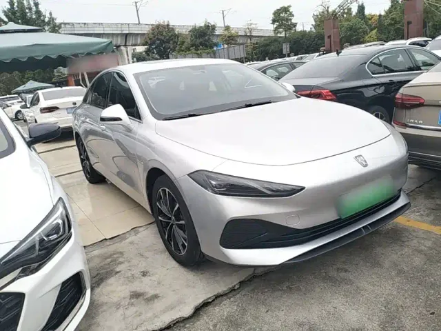 Roewe D7 — Фото автомобиля 3