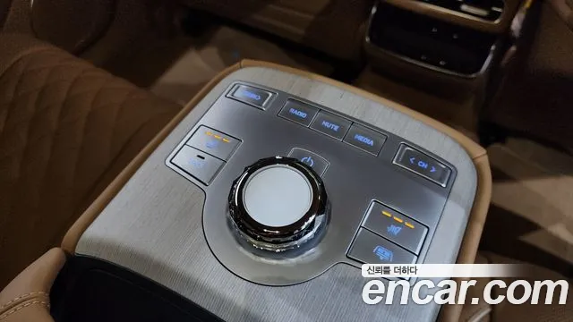 Genesis G80 Electrified G80 (RG3) — Фото автомобиля 16